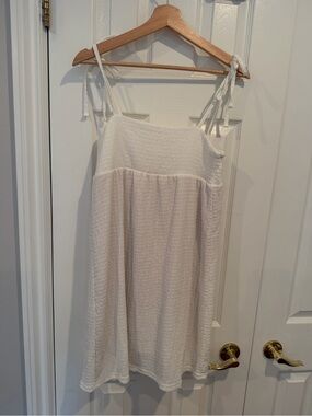 Lightweight White Tie-Shoulder Sleep Chemise